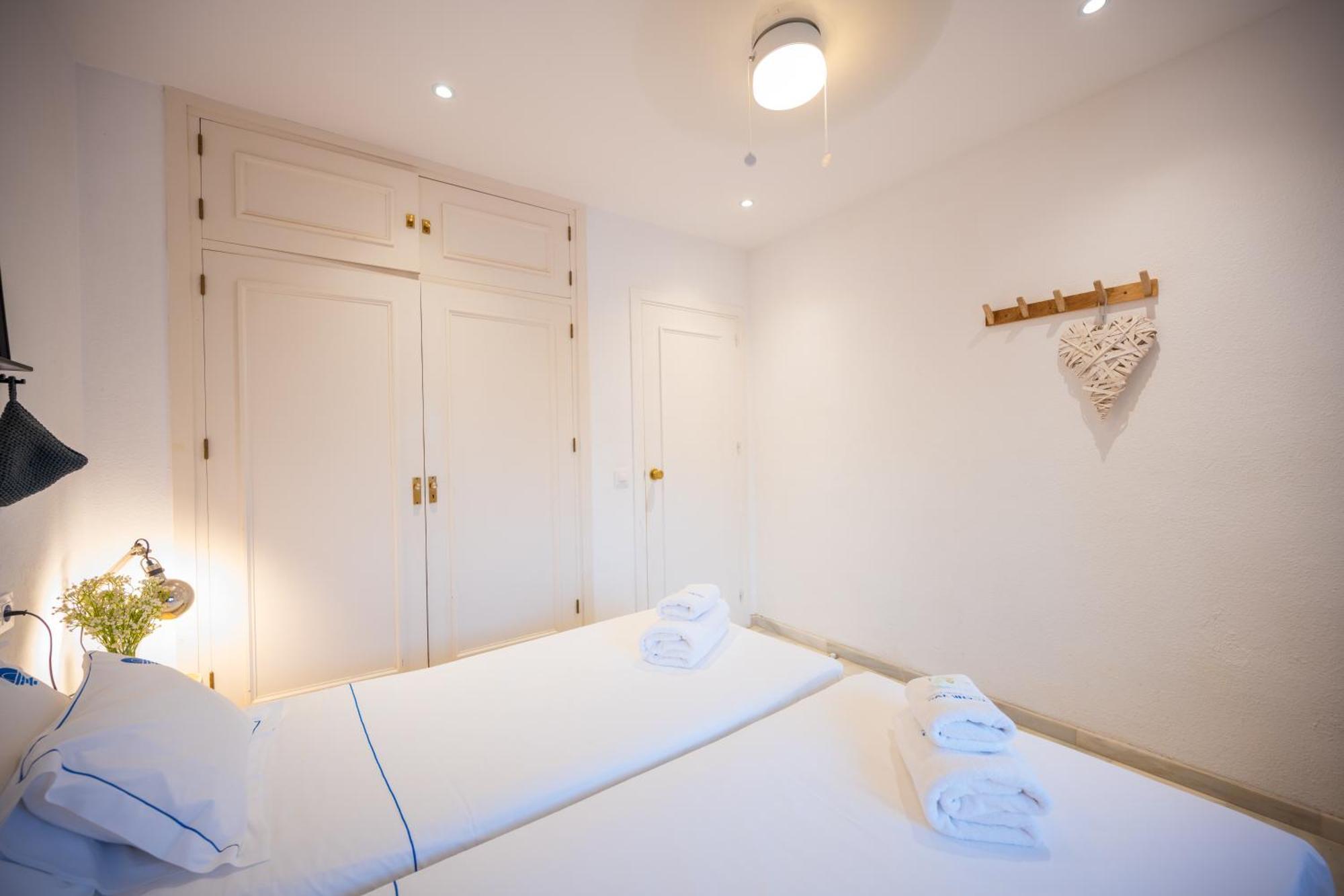 מארבלה Typical Beach House Las Chapas Playa With Heated Pool מראה חיצוני תמונה