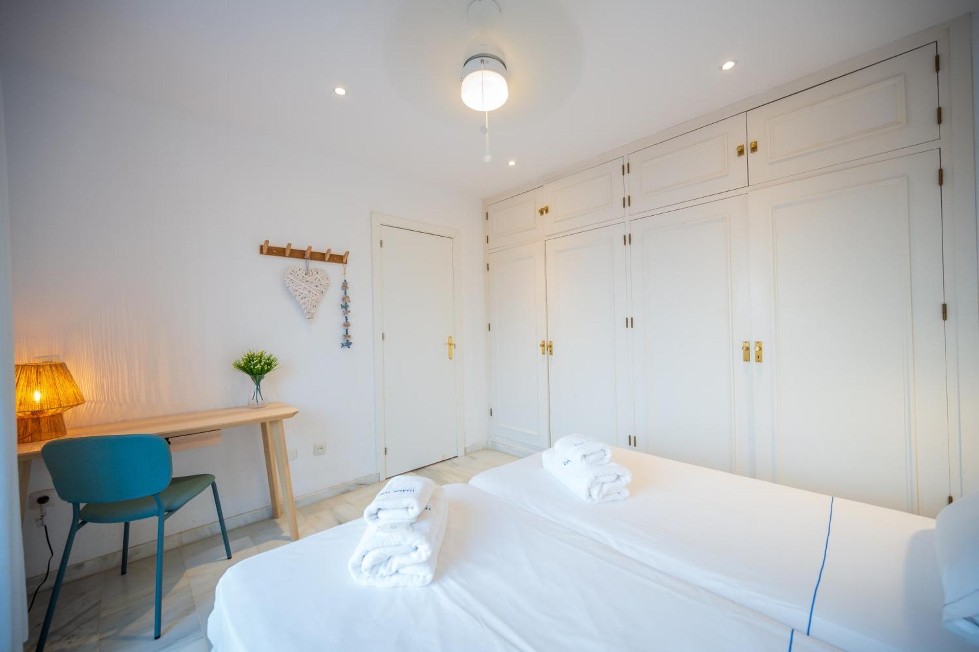 מארבלה Typical Beach House Las Chapas Playa With Heated Pool מראה חיצוני תמונה