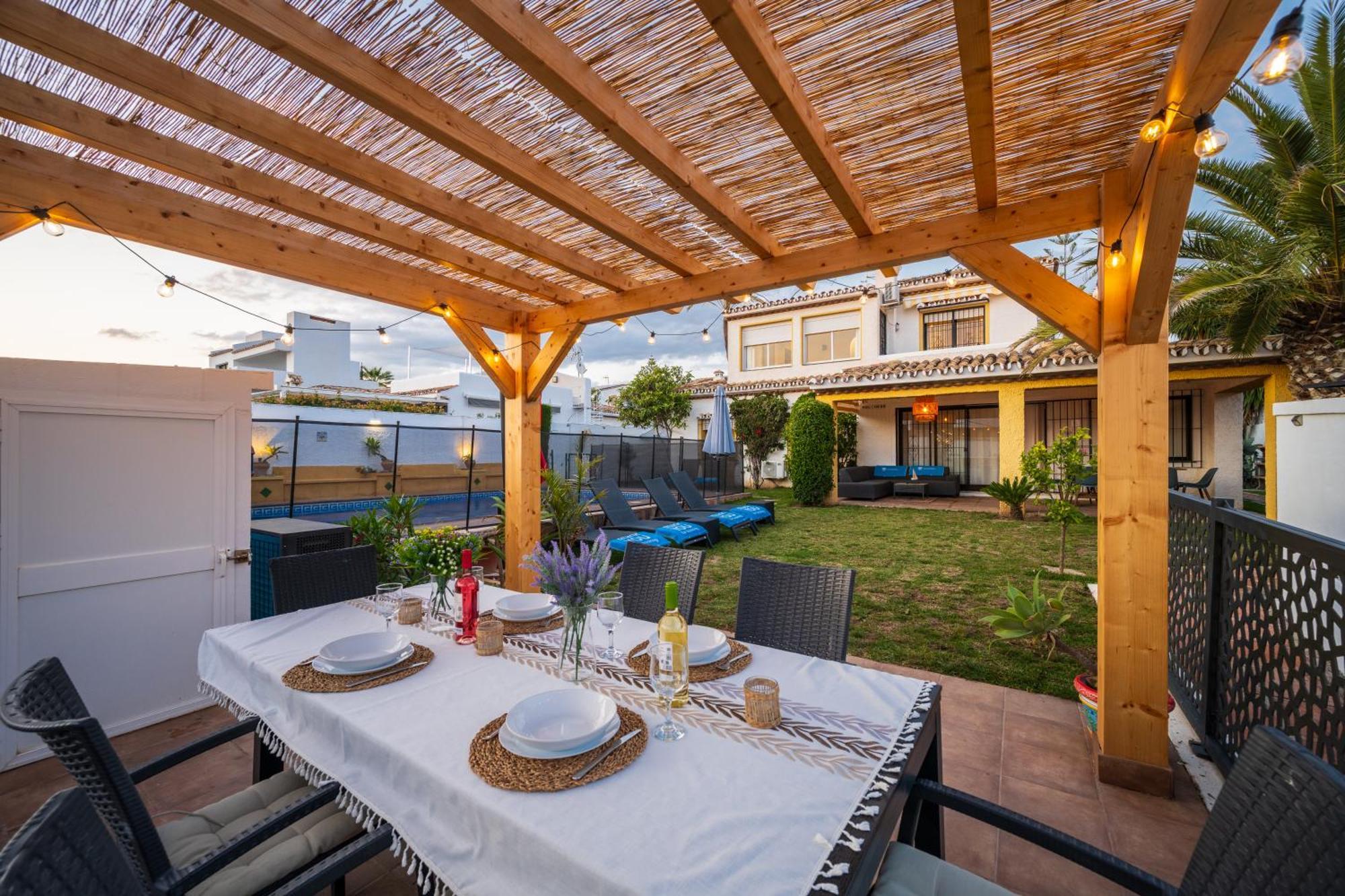 מארבלה Typical Beach House Las Chapas Playa With Heated Pool מראה חיצוני תמונה