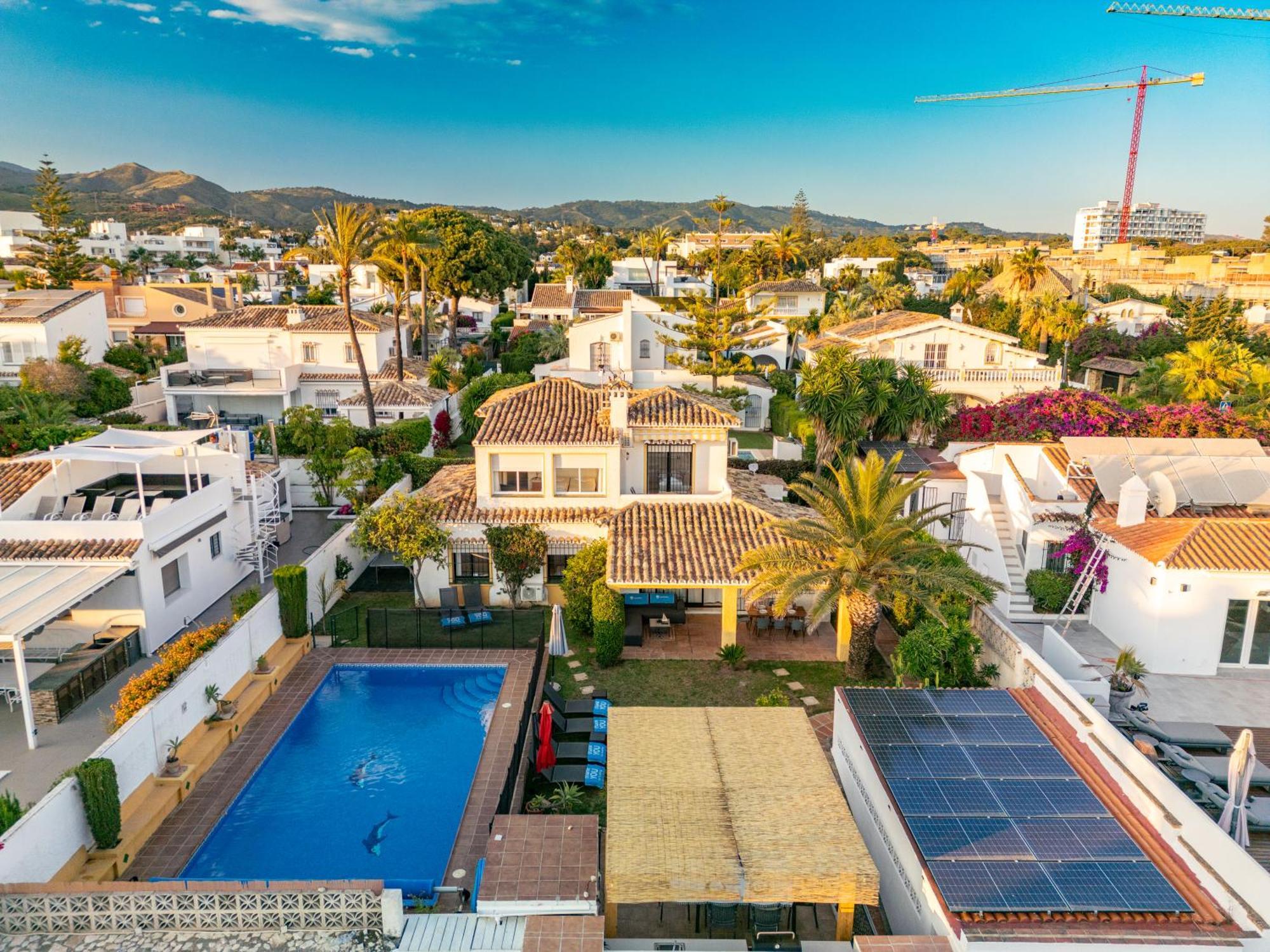 מארבלה Typical Beach House Las Chapas Playa With Heated Pool מראה חיצוני תמונה